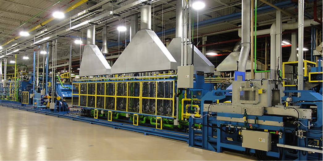 処理量： 1000kg/Hr 自動車用ボルトライン（調質処理）